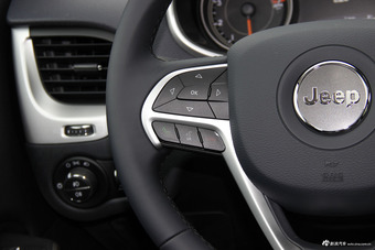 2016款自由光2.4L自动专业版+智能包