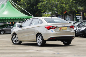 2016款艾瑞泽5 1.5L自动领锐版 秀色金