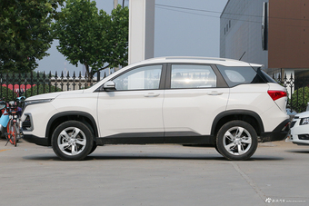 2018款宝骏530 1.8L自动精英型