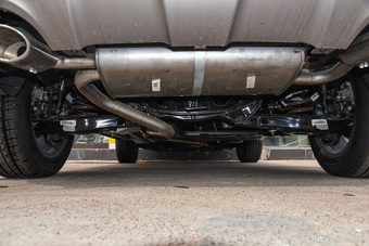 2015款猎豹CS10 2.0T手动风尚版 纽约黑