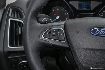 2018款福克斯三厢1.6L自动风尚型智行版