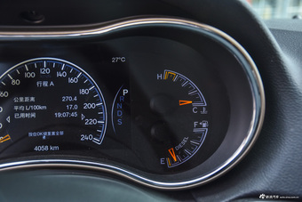 2016款大切诺基3.0TD自动柴油舒享导航版