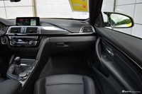 2017款宝马M4手动双门轿跑车