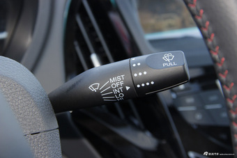 2016款比亚迪秦EV300尊荣型