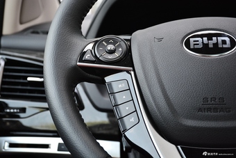 2017款比亚迪S7 2.0T自动尊荣型