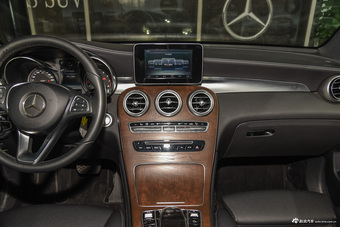 2016款奔驰GLC300 2.0T自动4MATIC动感型 宝石蓝