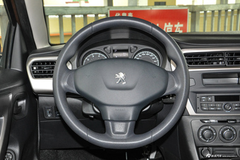 2016款标致301 1.6L自动舒适型