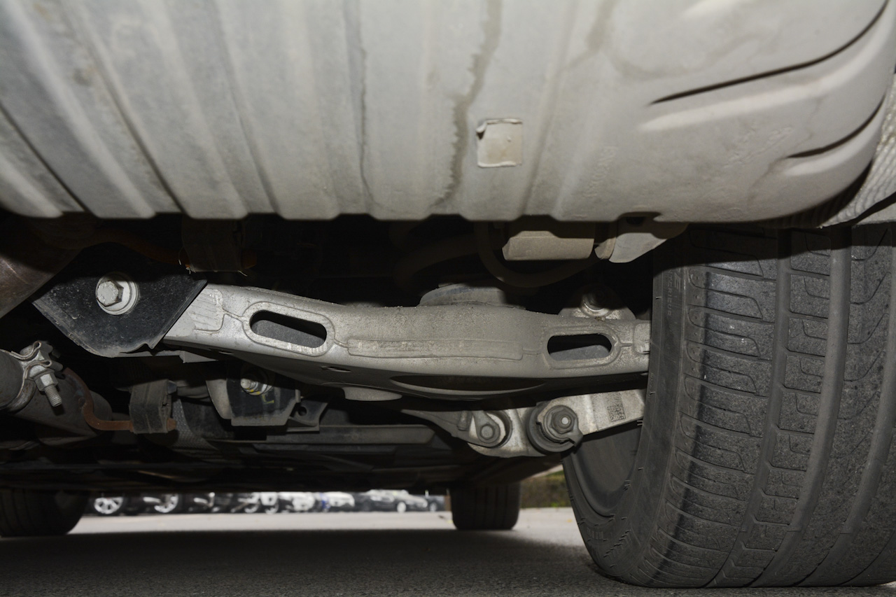 2017款捷豹XE R-SPORT 2.0T自动i4 Ti (200PS) 