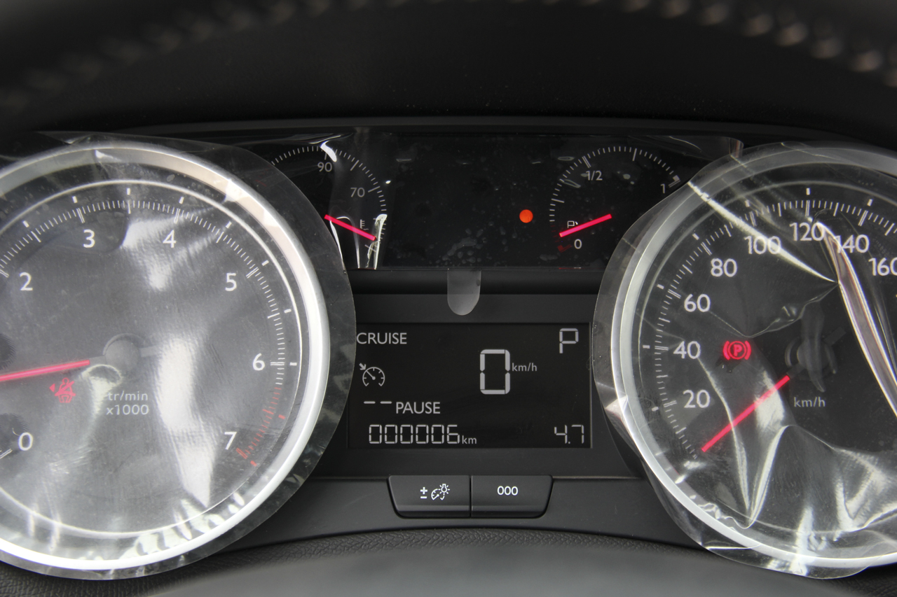 2018款东风标致408改款1.8L自动豪华版