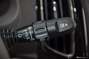 2016款宝骏730 1.5L手动超值版 7座