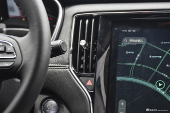 2018款荣威RX5 2.0T 30T自动两驱互联网黑金珍藏版