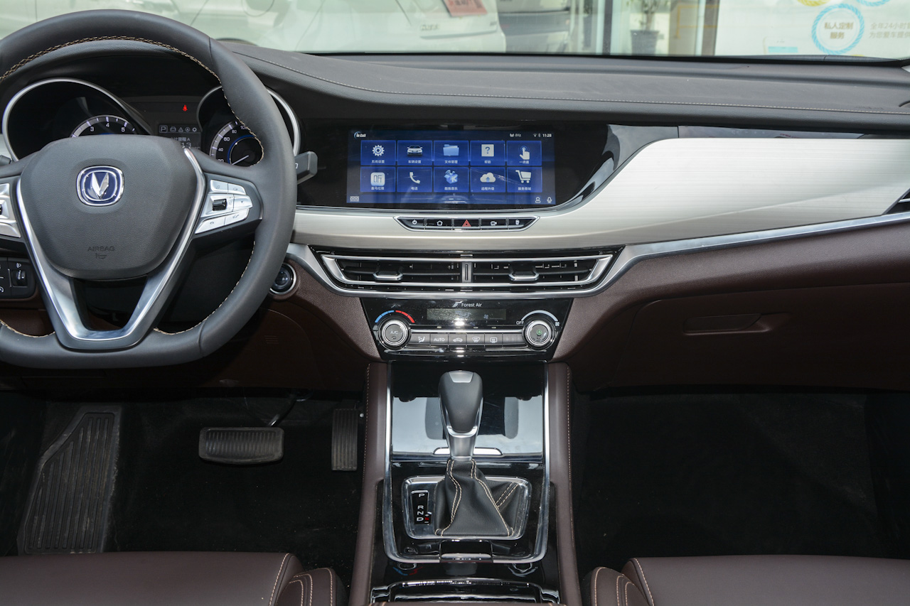 2018款逸动1.6L GDI自动尊尚型 