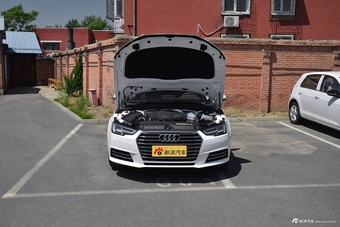 2017款奥迪A4L Plus 2.0T自动40TFSI时尚型