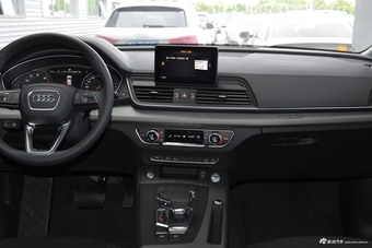 2018款奥迪Q5L 2.0T自动40 TFSI荣享进取型