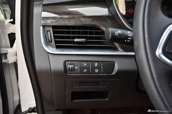 2017款宝骏560 1.5T DCT旗舰型