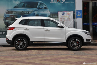 2017款森雅R7 1.6L 自动尊贵型