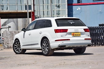 平行进口2017款奥迪Q7 3.0T 墨版