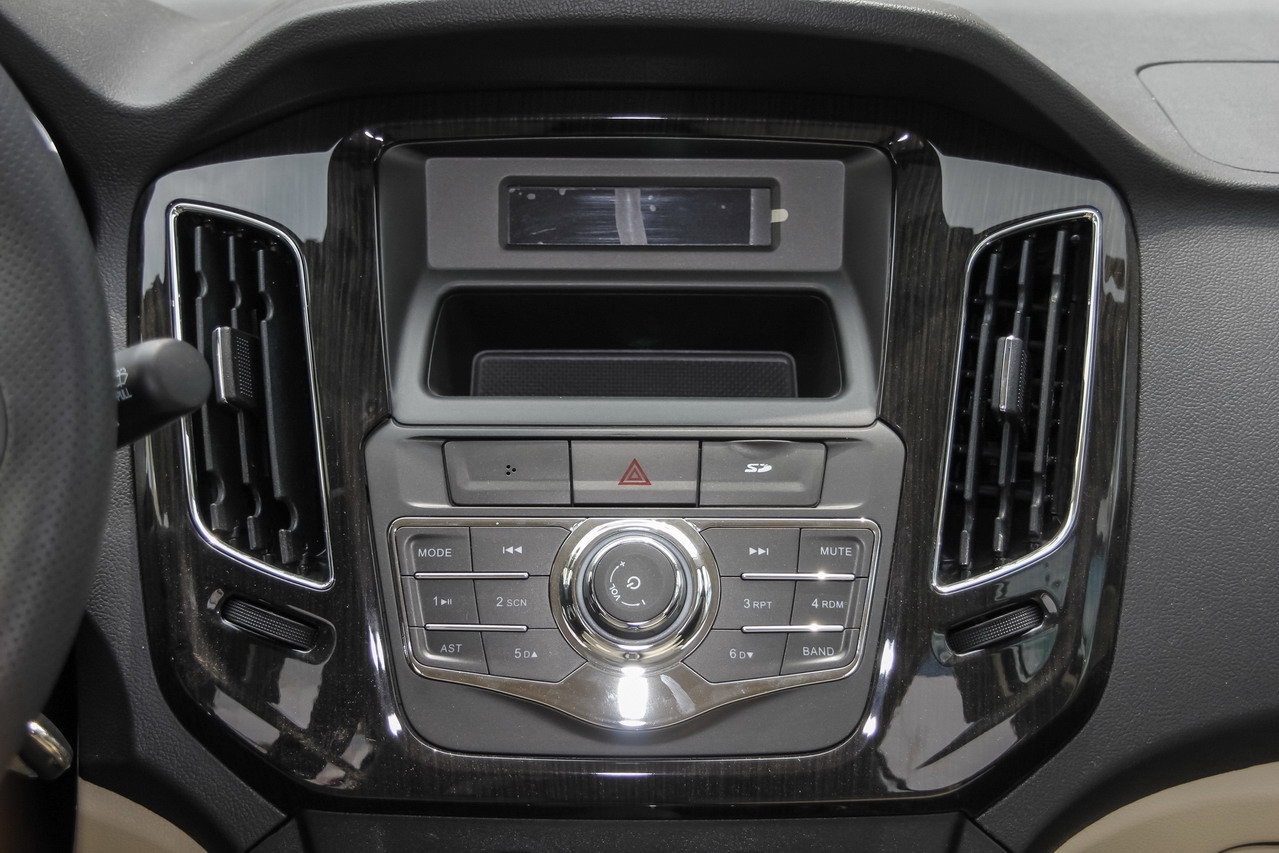 2016款英致G3 1.5L手动精英版