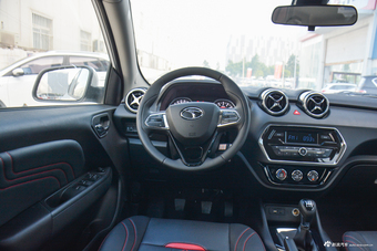 2018款东南DX3 1.5L手动豪华型