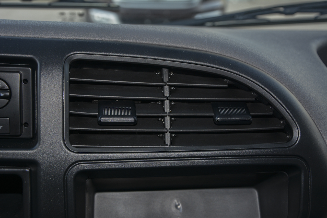 2017款特顺2.8T手动商运型短轴中顶6/7/8座JX493