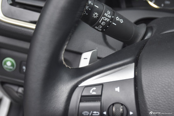 2017款思铂睿混动2.0L自动净驰版