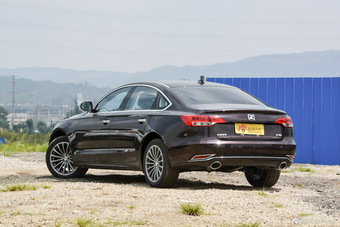 2016款众泰Z700 1.8T手动典雅型