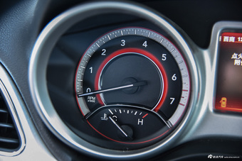 2013款酷威2.4L自动尊尚版