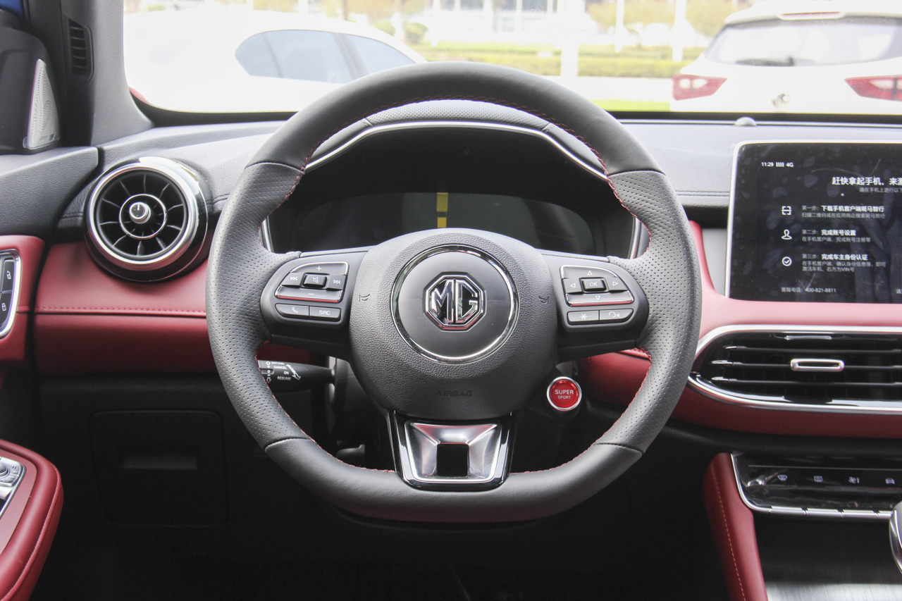 2018款名爵HS 2.0T自动四驱30T Trophy荷尔蒙超燃版