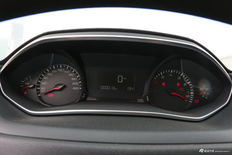 2018款标致308 1.6L手动时尚版