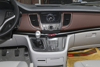 2016款瑞风M5 2.0T手动汽油公务版