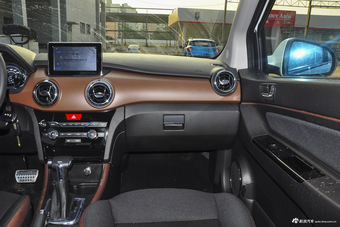 2016款昌河Q25 1.5L自动乐惠版