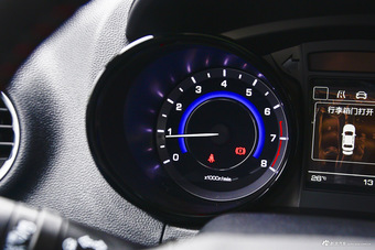 2016款长安CS15 1.5L手动尊贵版