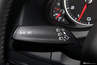 2017款奥迪Q5 2.0T 自动 40TFSI 进取型