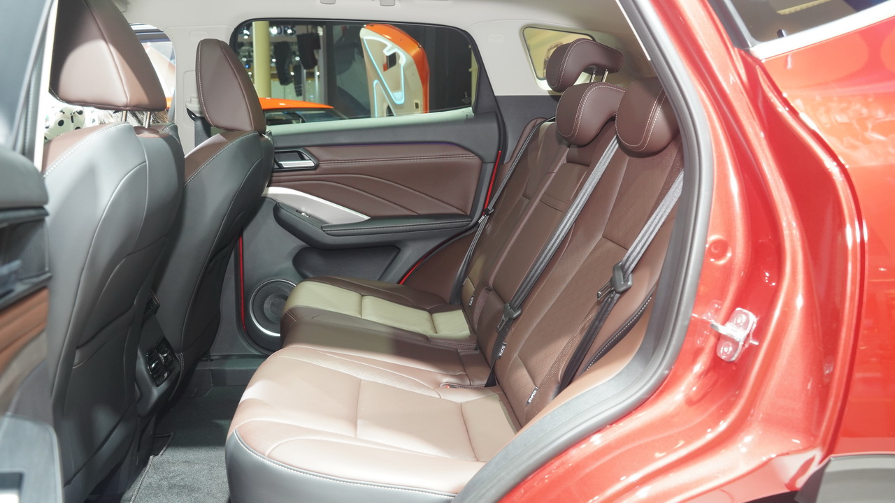 2018成都车展实拍：WEY VV6