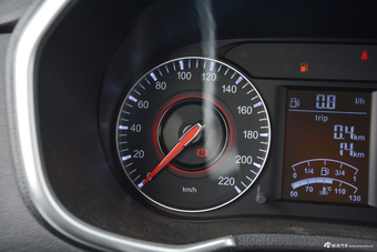 2017款中华V3 1.5L手动精英型