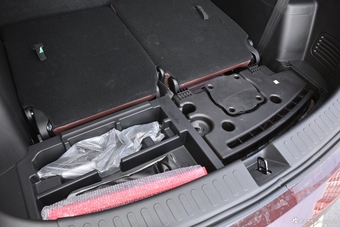 2017款宝骏560 1.5T DCT旗舰型7座