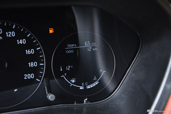 2016款北汽幻速S3L 1.5L手动尊享型