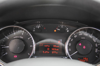 2016款标致3008 1.6THP自动经典版