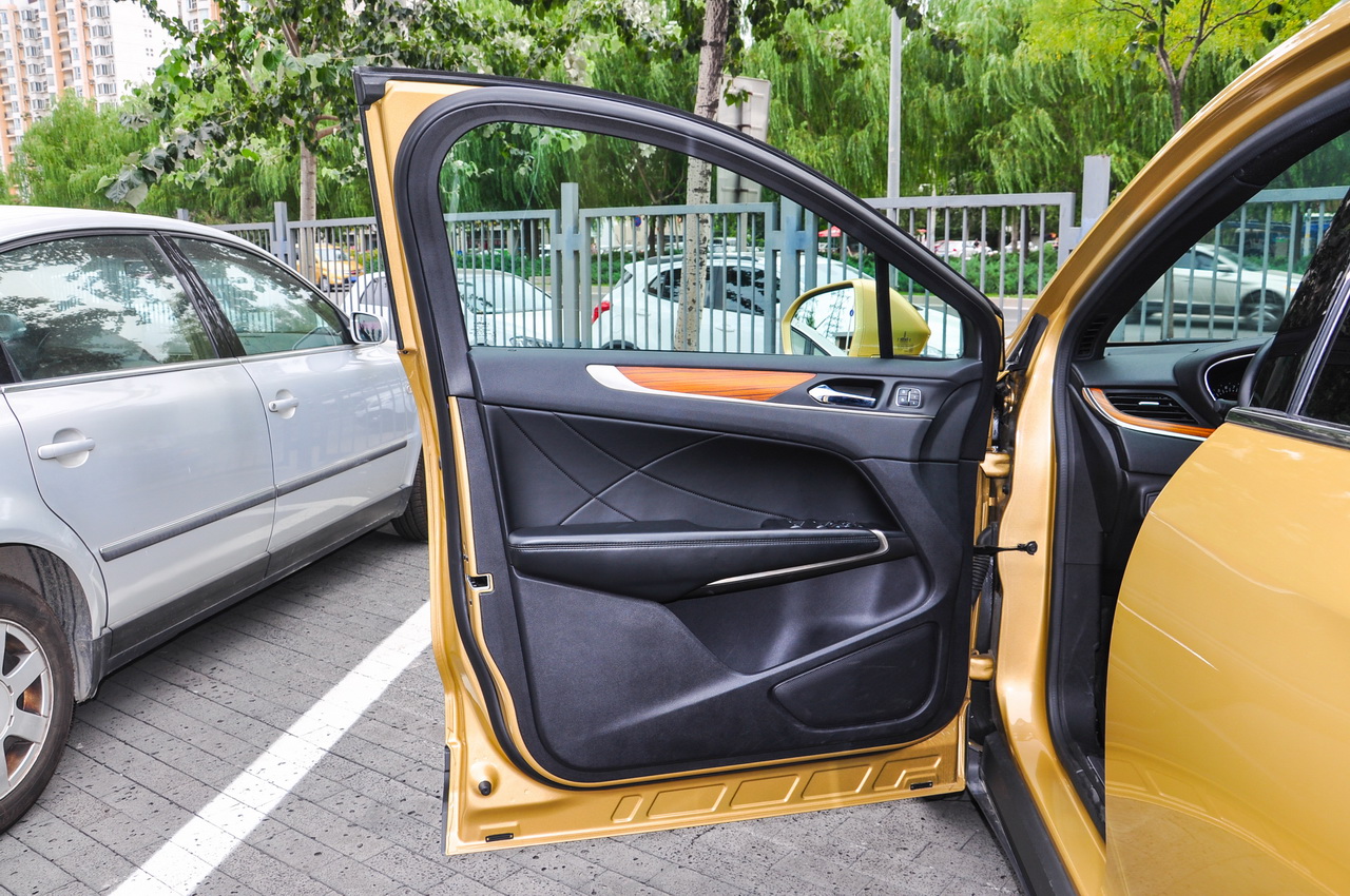 2017款林肯MKC 2.0T自动两驱尊雅版