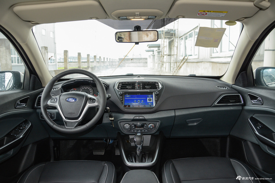 2017款福睿斯幸福版1.5L自动时尚型