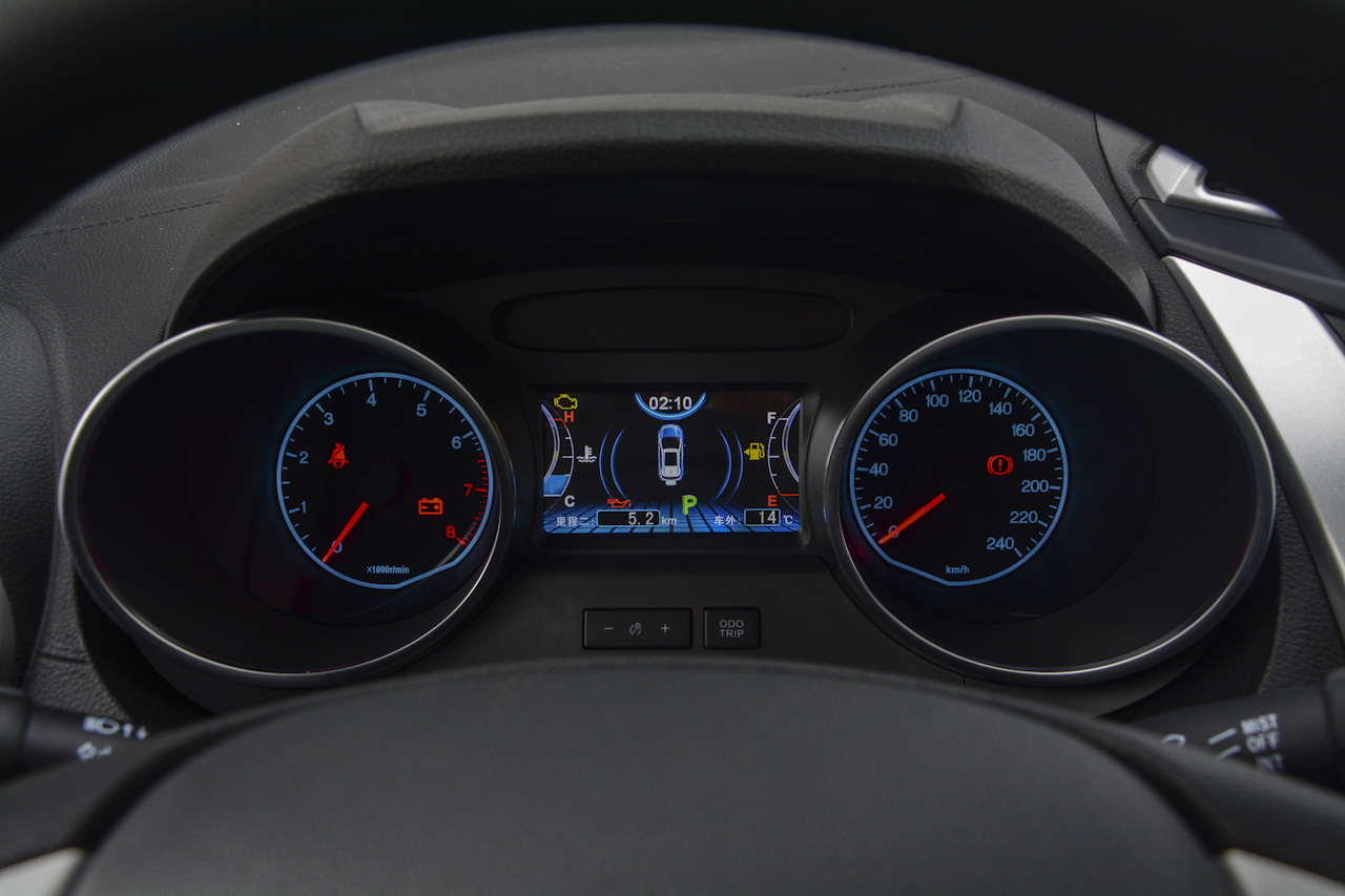 2017款比亚迪元1.5L手动酷炫时尚型