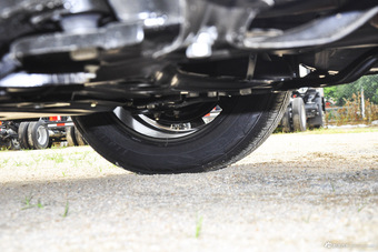 2016款众泰SR7 1.5T手动魔方之心版