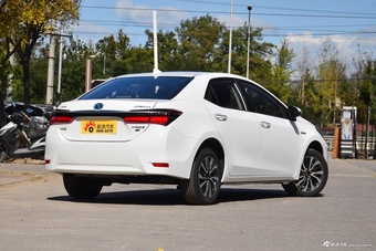 2017款卡罗拉改款双擎1.8L自动E-CVT领先版