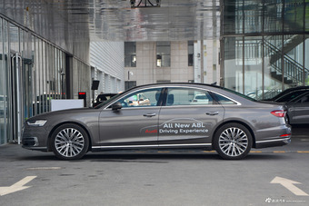 2018款奥迪A8L 3.0T自动55 TFSI quattro豪华型