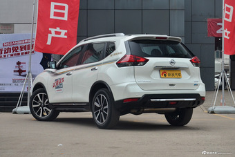 2017款奇骏2.5L自动CVT至尊版 4WD