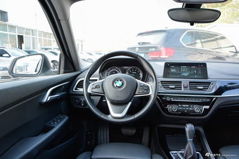 2018款宝马1系118i自动时尚型