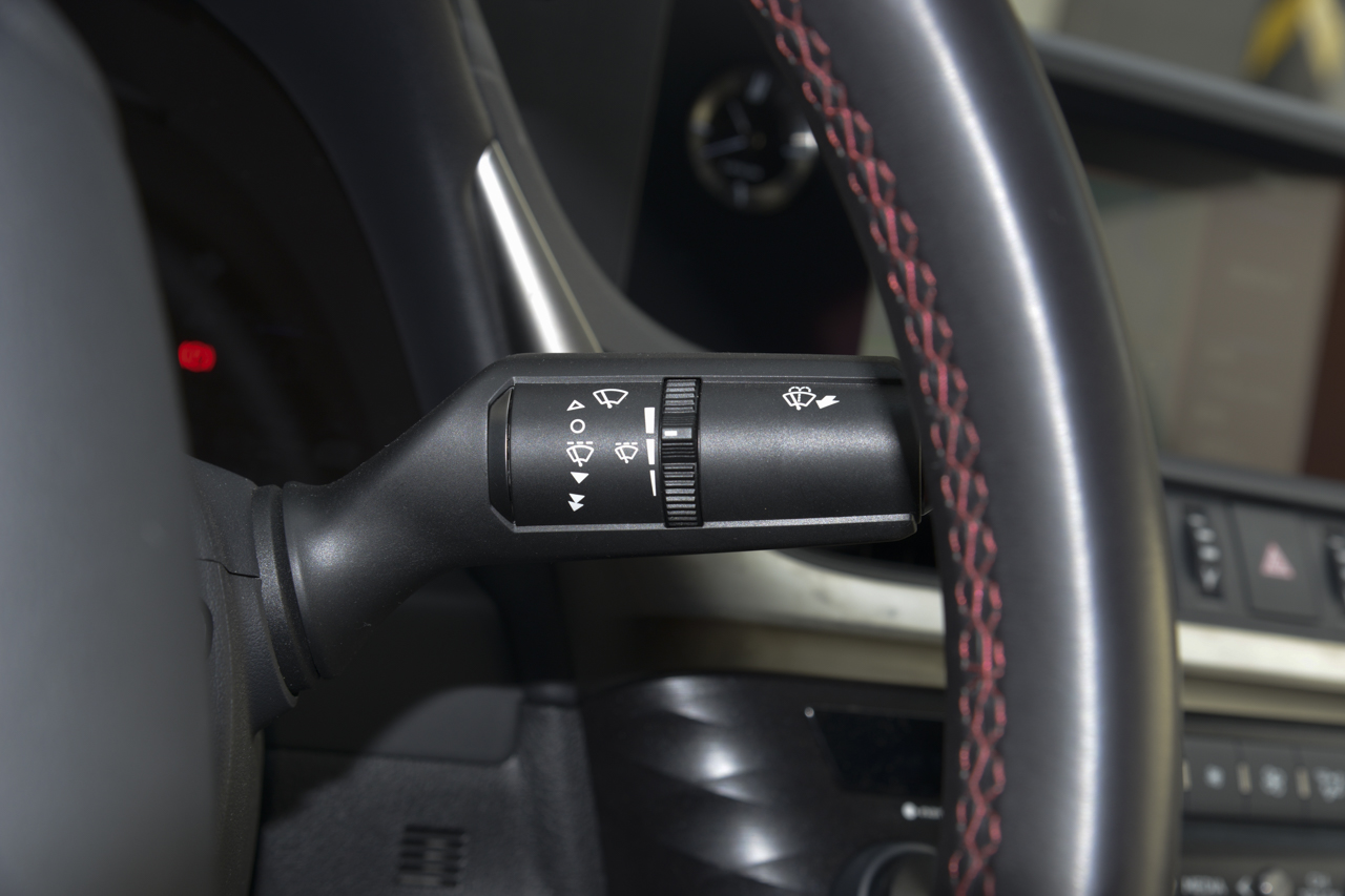 2018款雷克萨斯ES 2.5L自动260 F SPORT