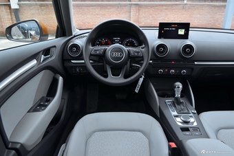 2018款奥迪A3 30周年型1.4T自动Sportback 35 TFSI进取型