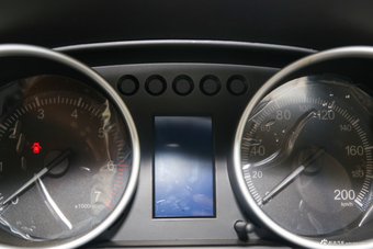 2015款启腾EX80 1.5L手动舒适型