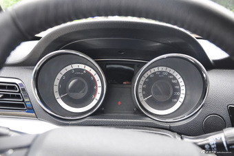 2015款雄师F22 1.9T手动两驱柴油豪华型